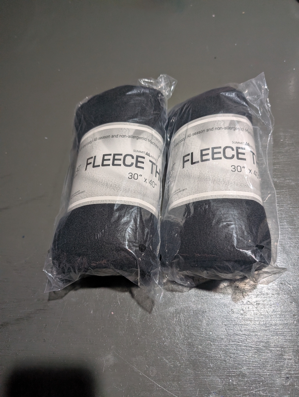 Summit Ridge 2 CT Black Fleece Throw Blankets 30"*40" New In Package